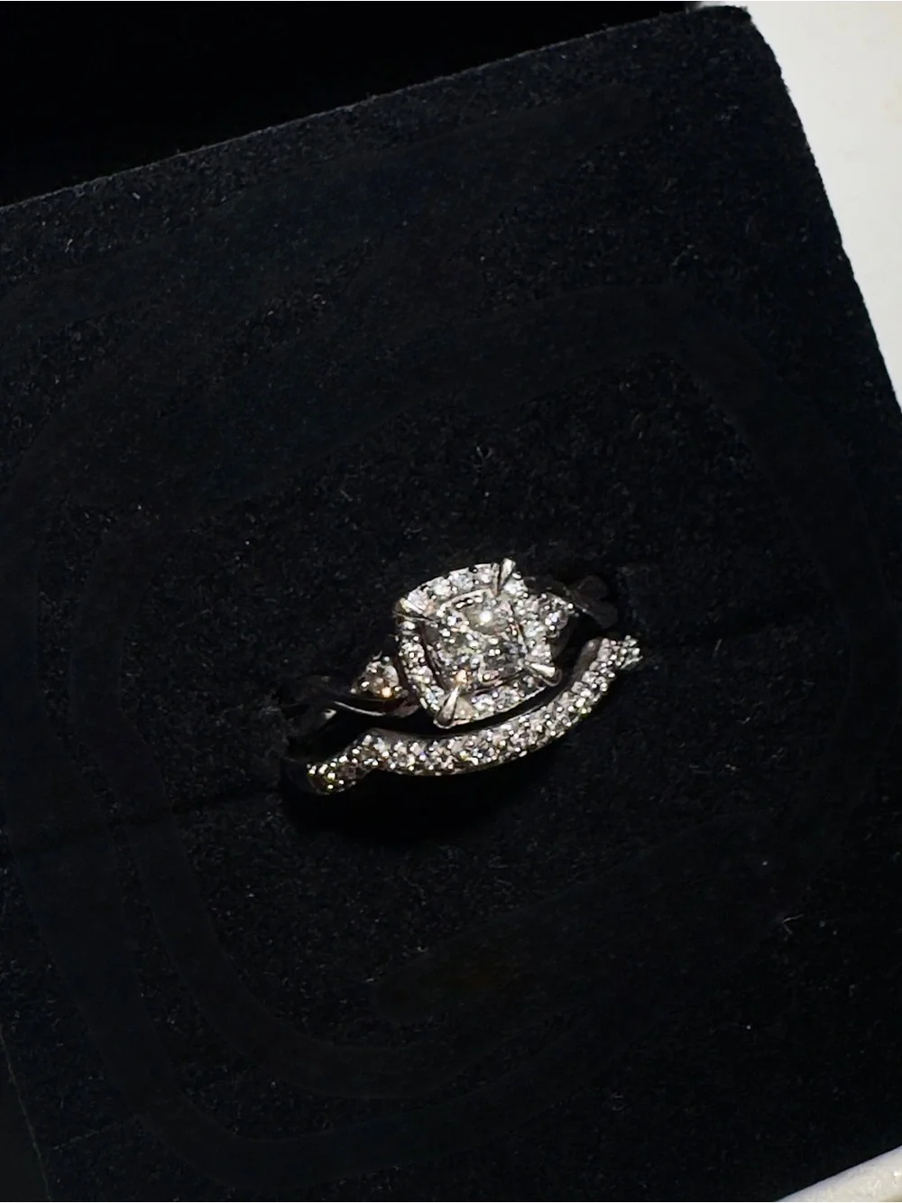 1/3 CT. T.W. Multi-Diamond Twist Shank Bridal Set in 10K White Gold  SIZE:7